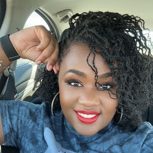 Meet your Posher, Ebony